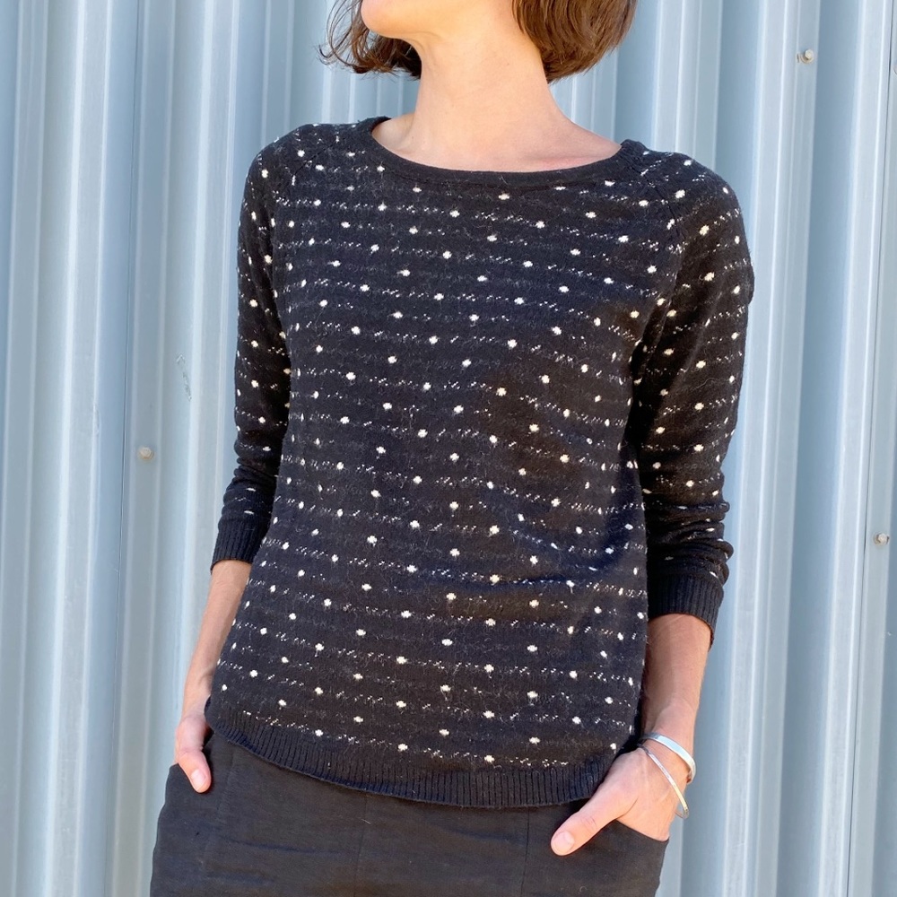 Lambswool raglan sleeve sweater